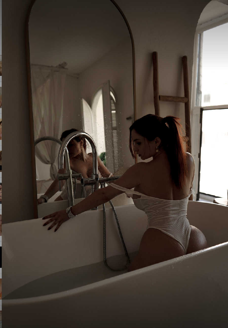 A playful frame from Miranda Faith nude — online in Luyang