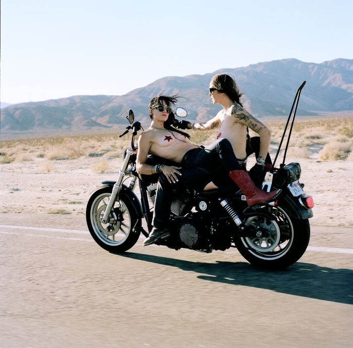 Girls on a motorcycle in Luyang