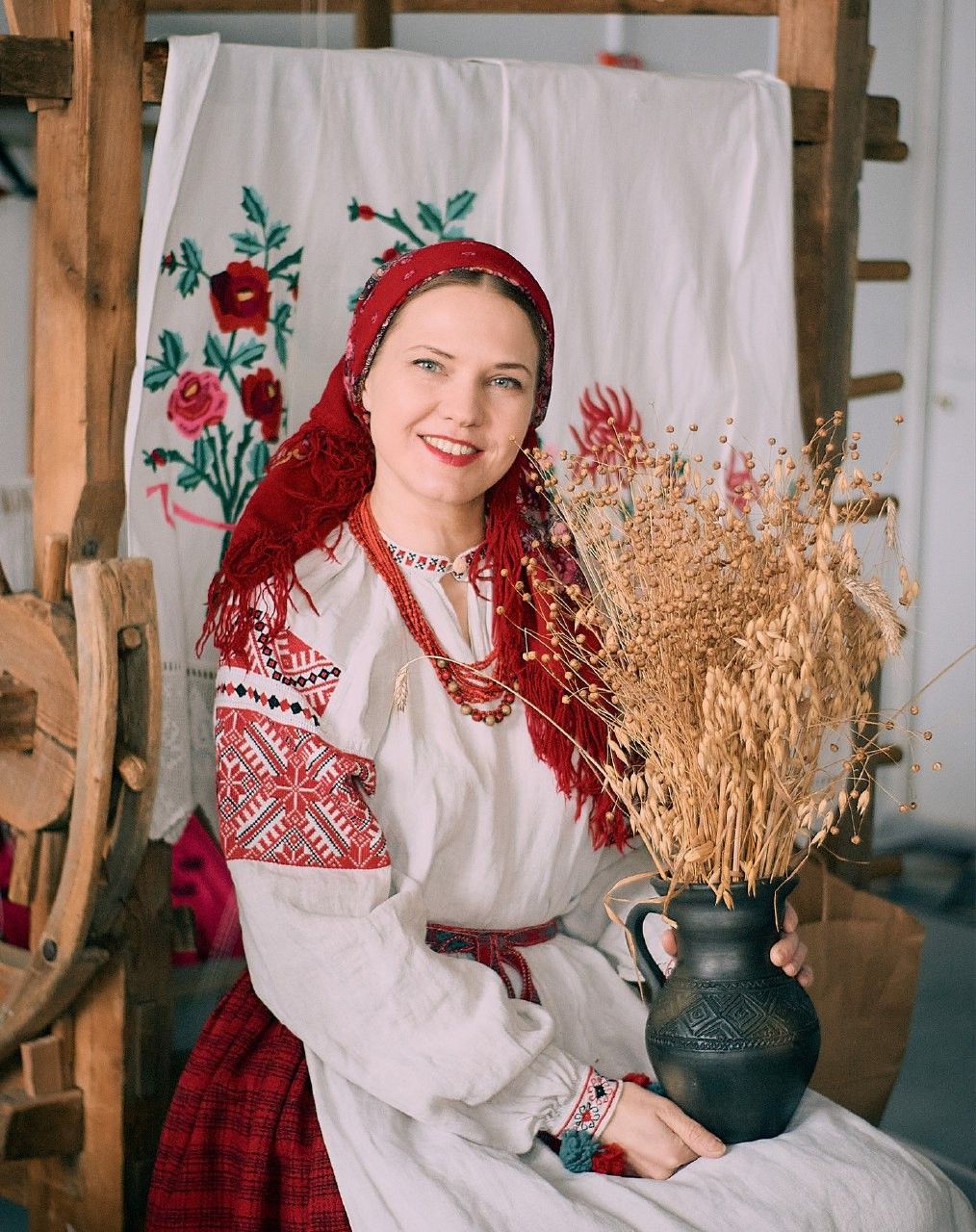 Women in Slavic costumes in Luyang