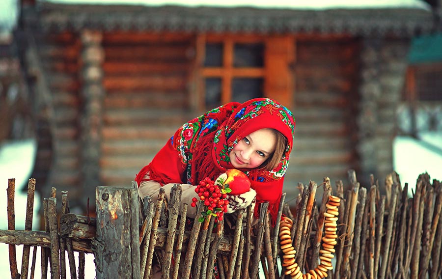 Sexy girl Women in Slavic costumes in Luyang