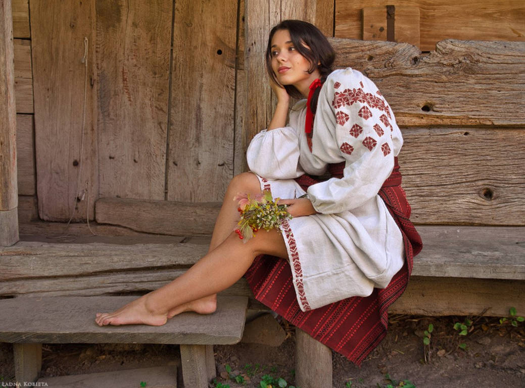 Women in Slavic costumes in Luyang
