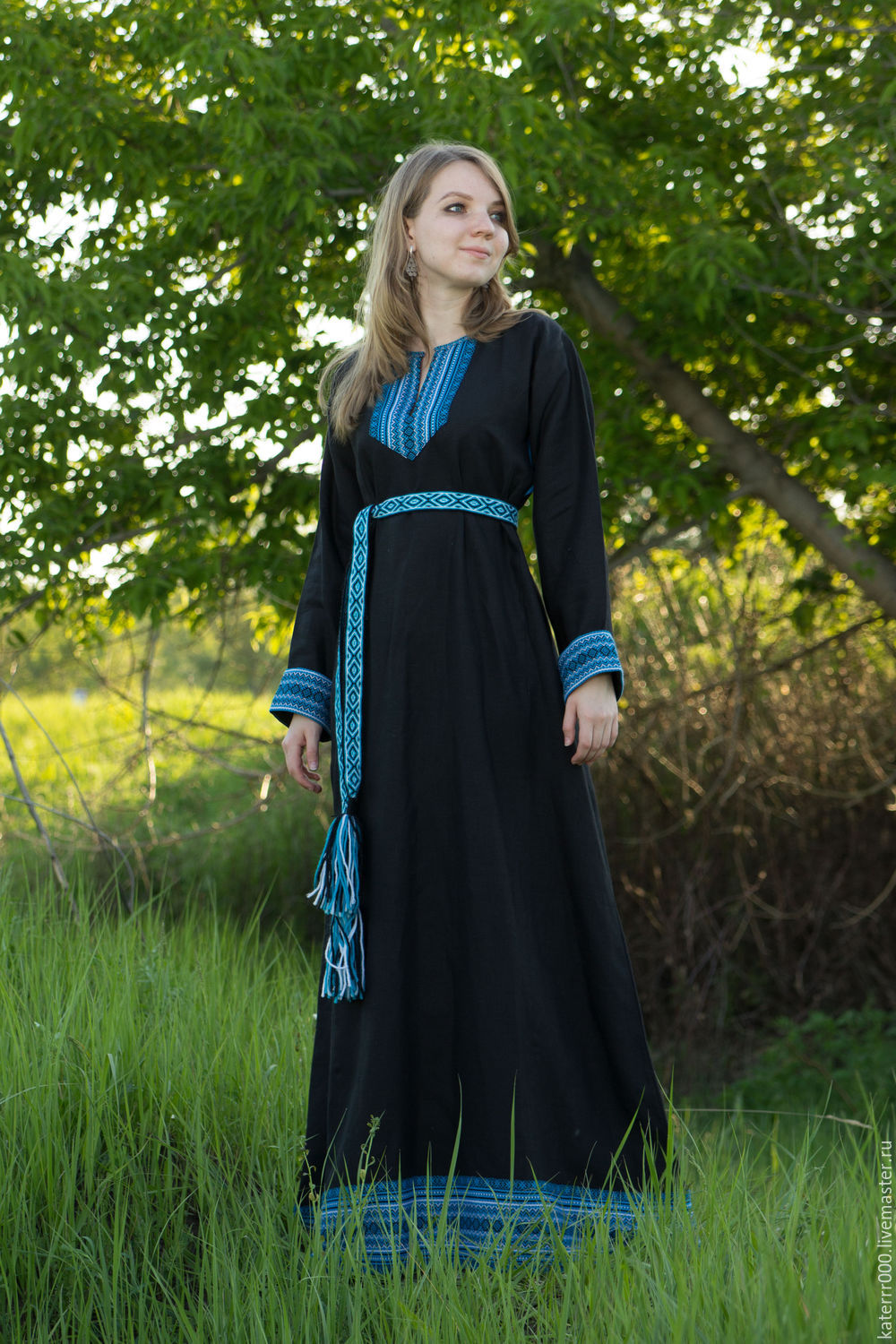 Women in Slavic costumes in Luyang