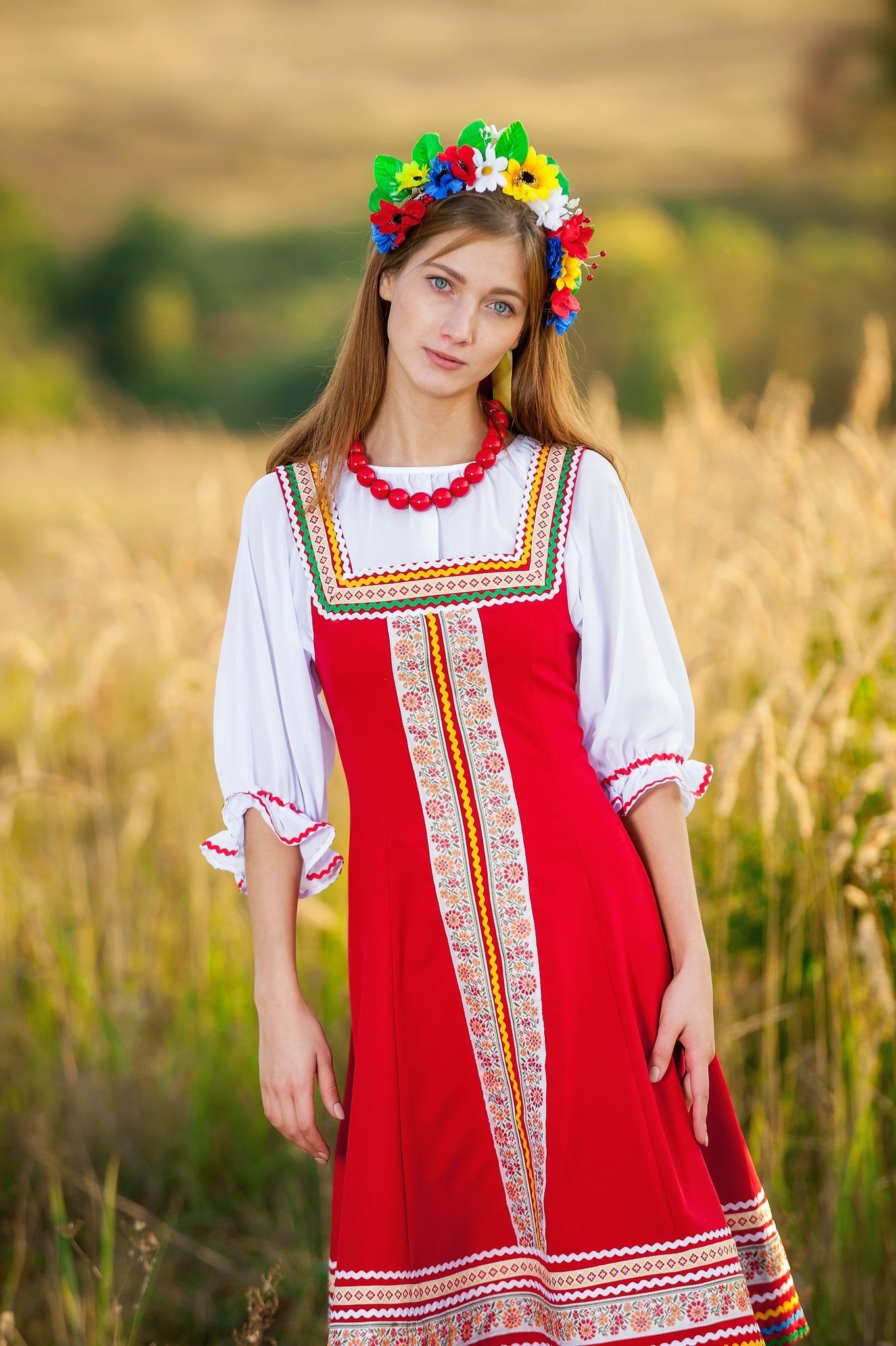 Women in Slavic costumes in Luyang