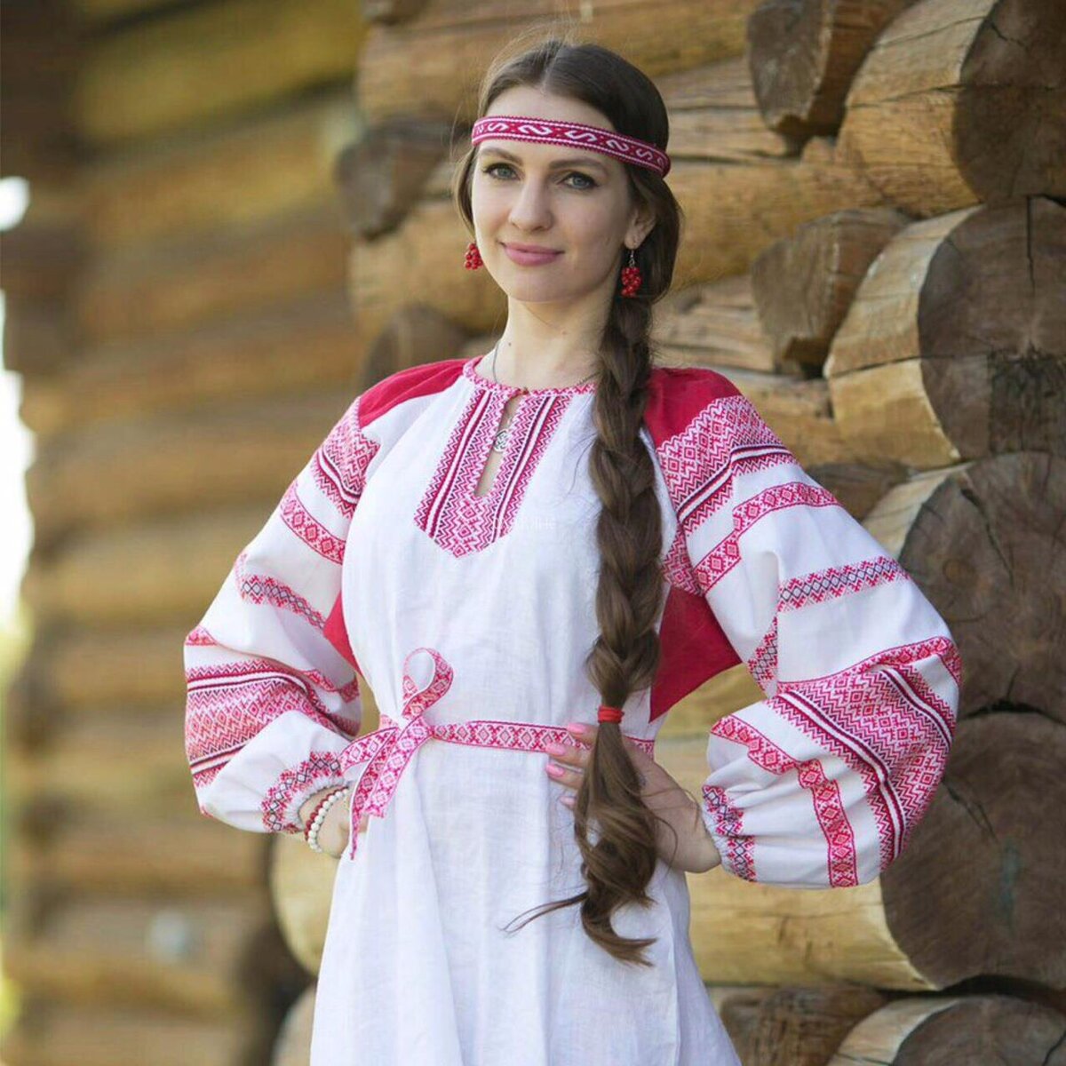 Girls in Slavic costumes in Luyang