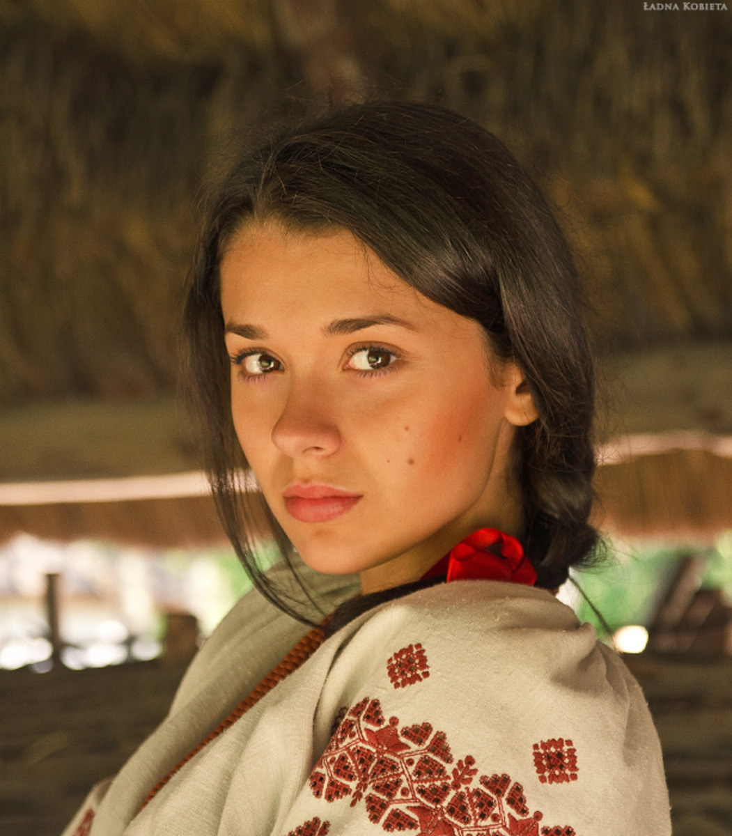 Girls in Slavic costumes in Luyang
