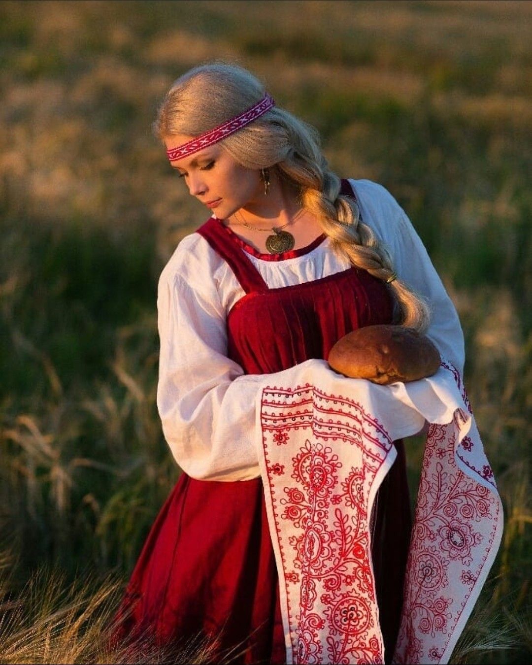 Girls in Slavic costumes in Luyang