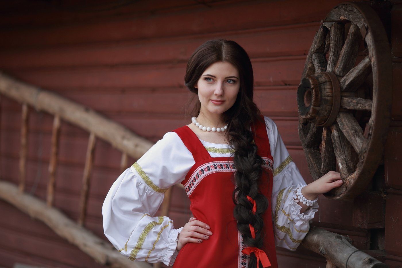 Girls in Slavic costumes in Luyang