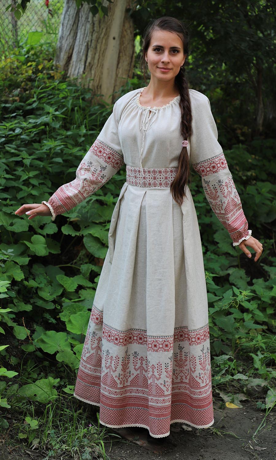 Girls in Slavic costumes in Luyang